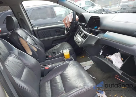 2005 Honda Odyssey Touring z USA, uszkodzony, nr VIN 5FNRL388X5B131696